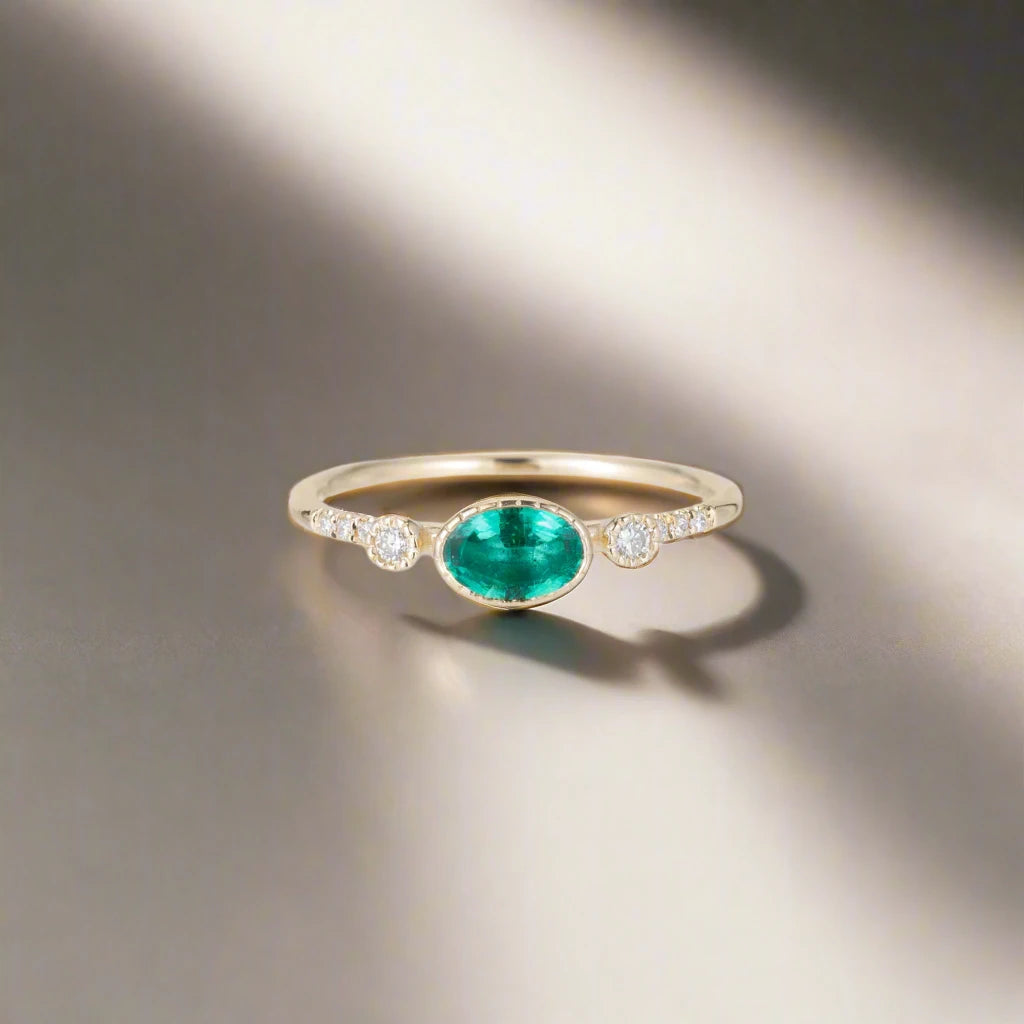 Emerald Diamond Dew Equilibrium Ring