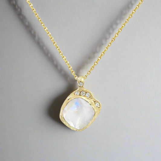 Mini Cove Moonstone Necklace