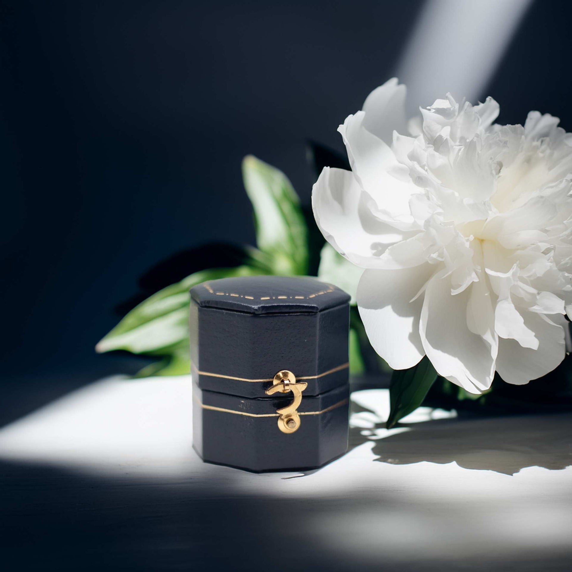 Vintage Style Octagon Ring Box