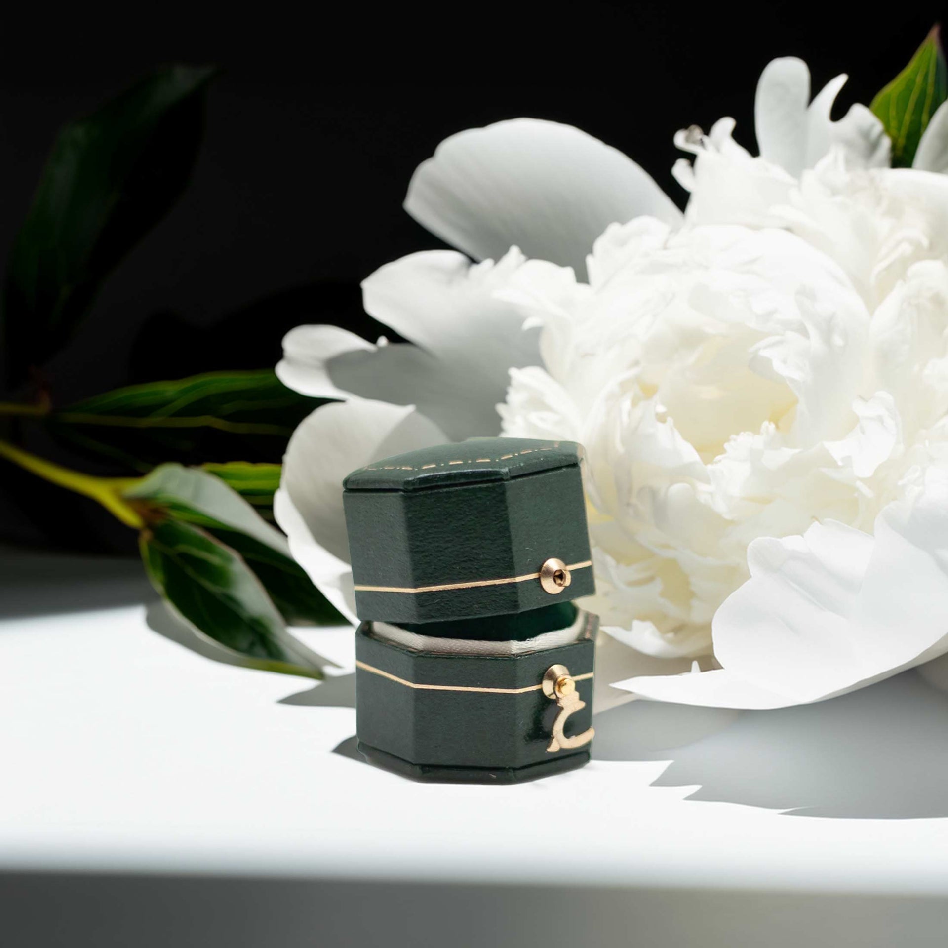 Vintage Style Octagon Ring Box