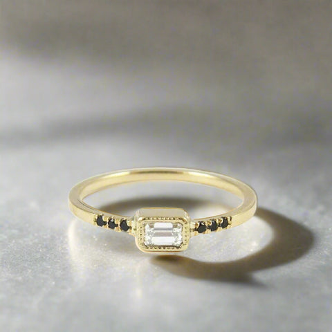 Black Diamond Lava Beak Ring