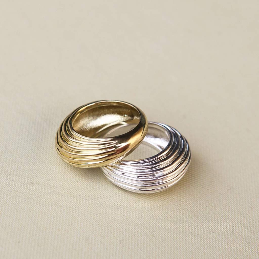 The Wave Dome Ring in Silver