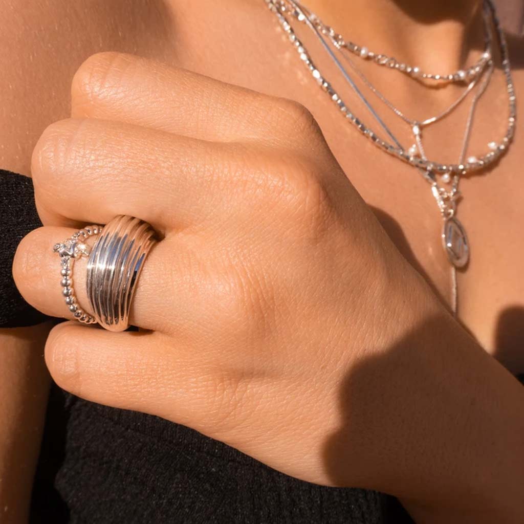 The Wave Dome Ring in Silver
