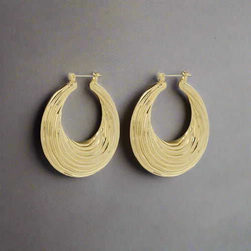 Wave Hoops in Gold