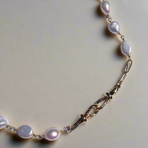 Hooked On Pearls Clasp Necklace