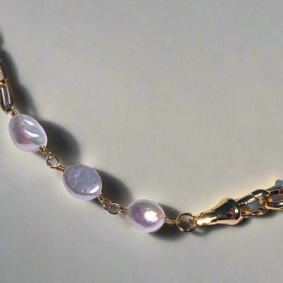 Hooked On Pearls Clasp Necklace